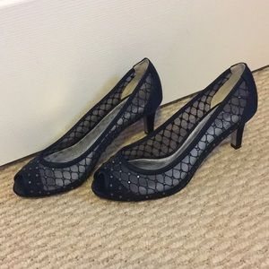 Adrianna Papell “Jamie Evening Pumps”